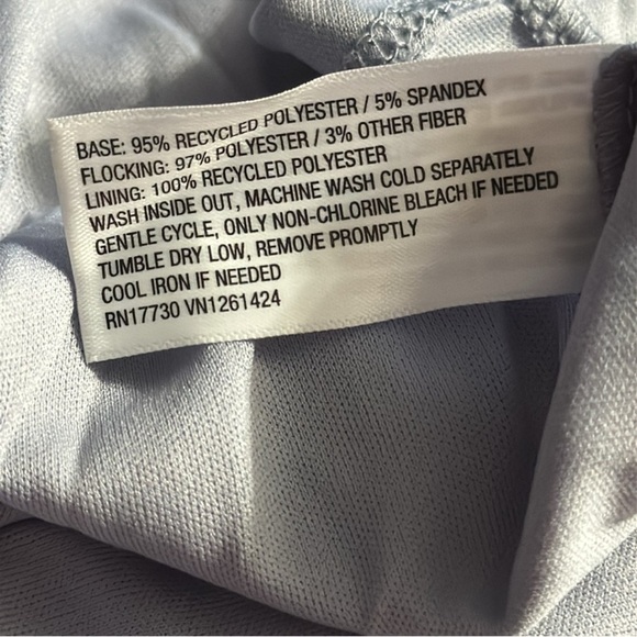 NWT Off-Shoulder Dress with muted textured flowers size M - Picture 5 of 5